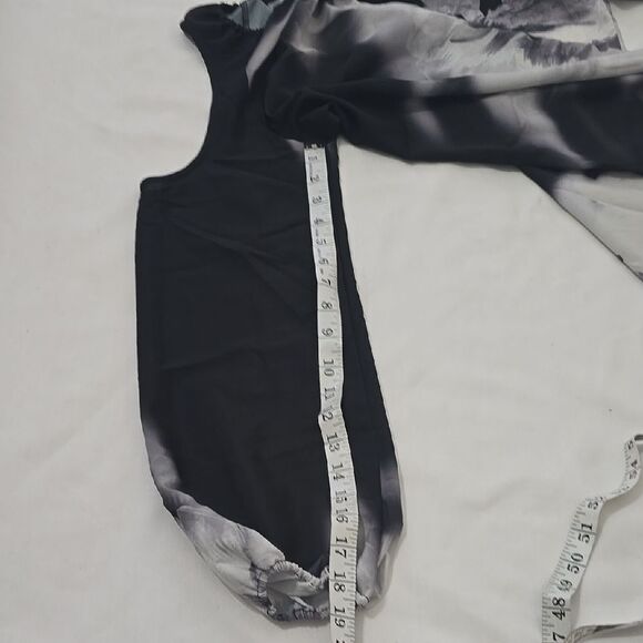 - Joseph Ribkoff Black and White Artistic Cut Out Blouse Size 14 - Picture 6 of 7